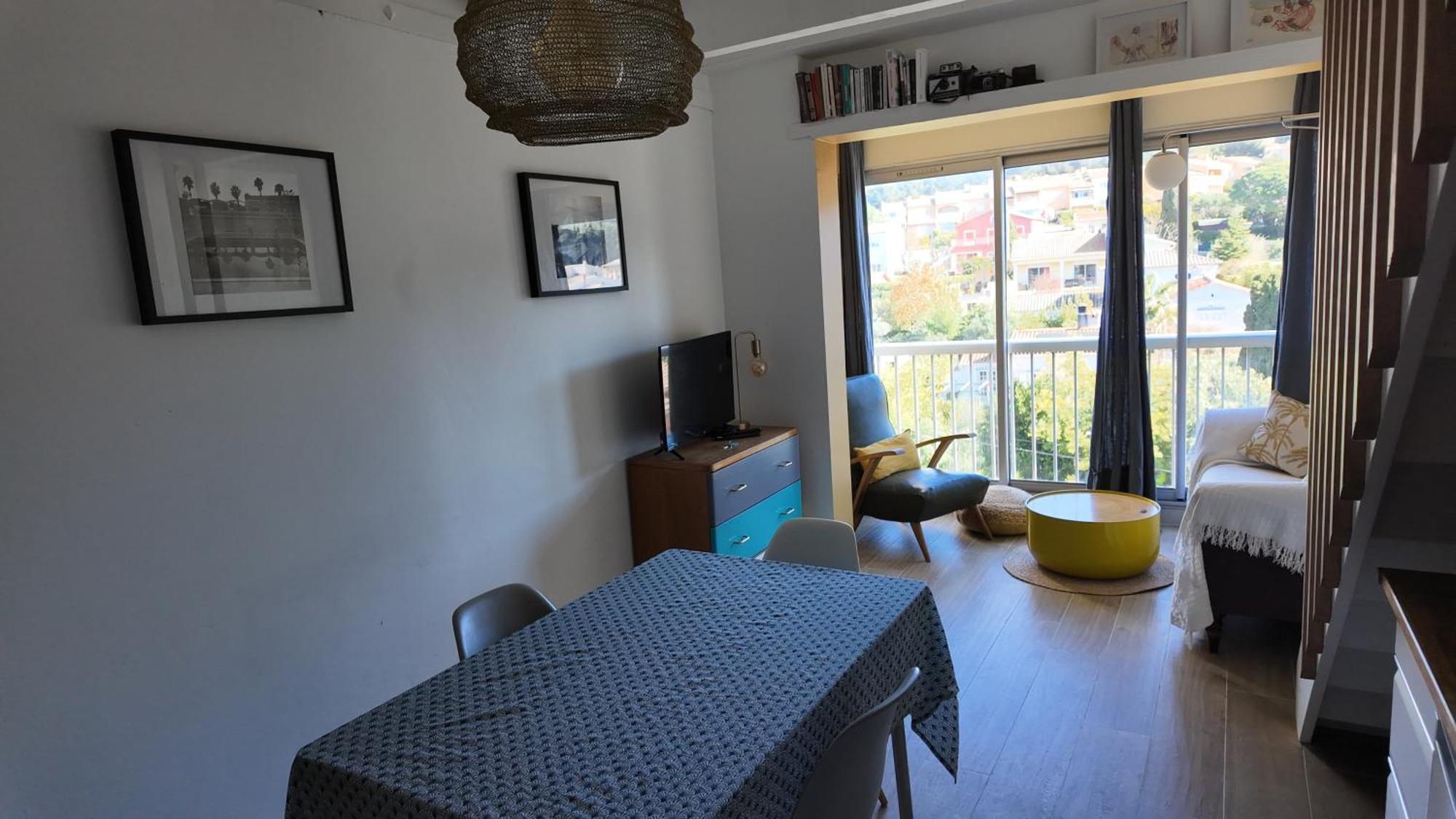 L'ibis Duplex, Secteur Pin Rolland, A Pied, Parking Entierement Renove